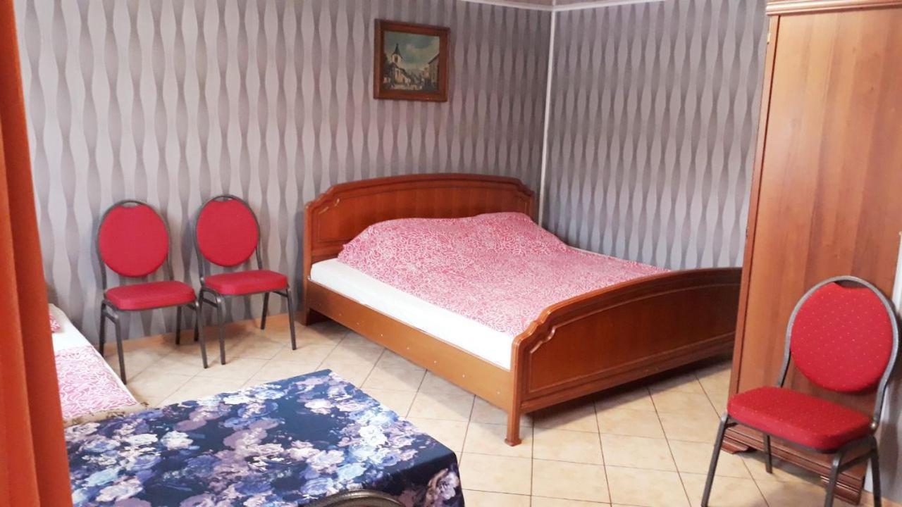 Ow Wilk - Pokoje I Domki Z Aneksami Kuchennymi, Parking, Plac Zabaw Łeba Dış mekan fotoğraf